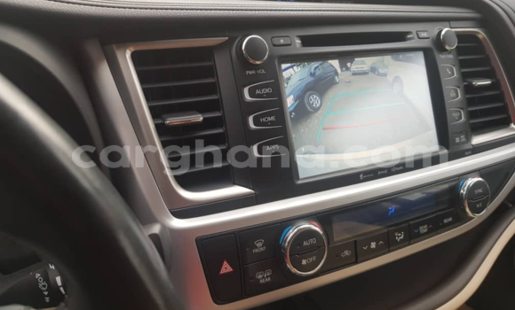 Buy Used Toyota Highlander White Car in Tema in Greater Accra Buy Used Toyota Highlander White Car in Tema in Greater Accra
