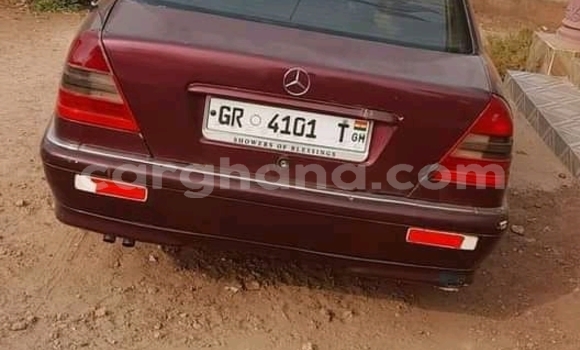 Sayi Na hannu Mercedes Viano Red Mota in Accra a Greater Accra Sayi Na hannu Mercedes Viano Red Mota in Accra a Greater Accra