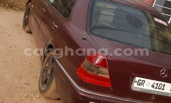 Sayi Na hannu Mercedes Viano Red Mota in Accra a Greater Accra Sayi Na hannu Mercedes Viano Red Mota in Accra a Greater Accra