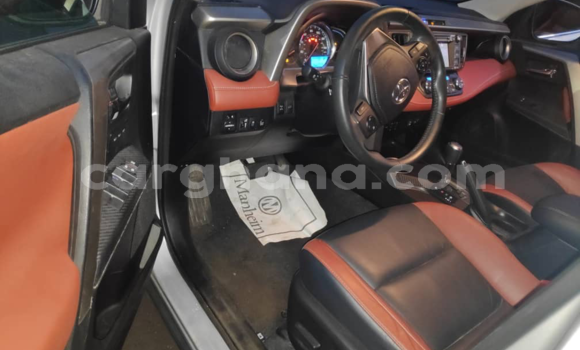 Sayi Na hannu Toyota RAV4 Azurfa Mota in Tema a Greater Accra Sayi Na hannu Toyota RAV4 Azurfa Mota in Tema a Greater Accra
