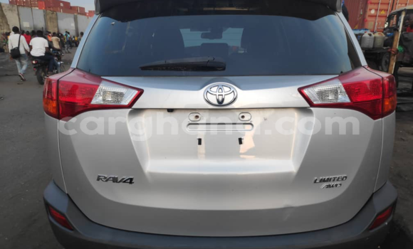 Sayi Na hannu Toyota RAV4 Azurfa Mota in Tema a Greater Accra Sayi Na hannu Toyota RAV4 Azurfa Mota in Tema a Greater Accra