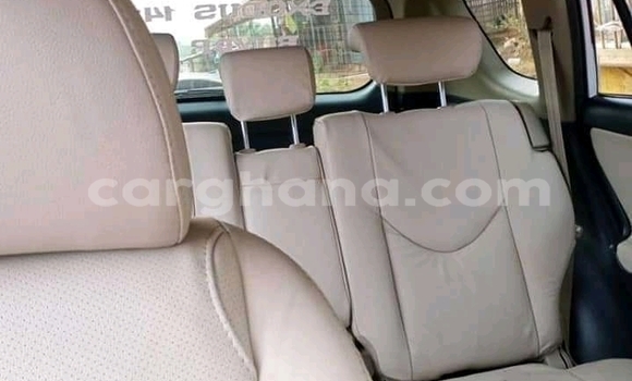 Sayi Na hannu Toyota RAV4 White Mota in Accra a Greater Accra Sayi Na hannu Toyota RAV4 White Mota in Accra a Greater Accra