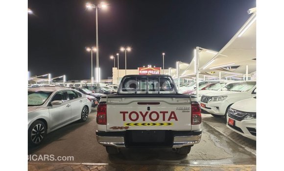 Ra Imported Toyota Hilux funfun Ọkọ̀ in Import - Dubai ni Ashanti Ra Imported Toyota Hilux funfun Ọkọ̀ in Import - Dubai ni Ashanti