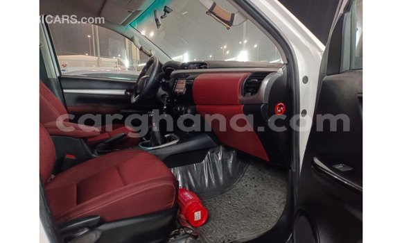 Ra Imported Toyota Hilux funfun Ọkọ̀ in Import - Dubai ni Ashanti Ra Imported Toyota Hilux funfun Ọkọ̀ in Import - Dubai ni Ashanti