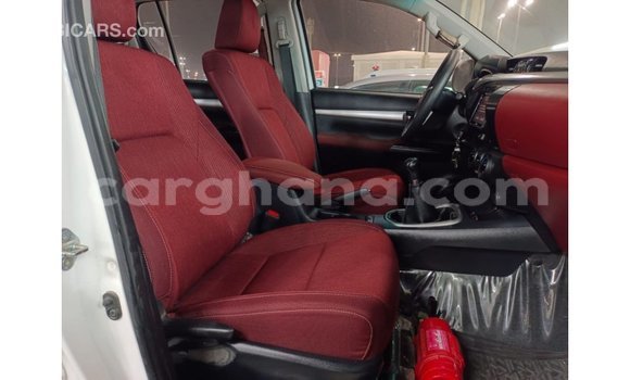 Ra Imported Toyota Hilux funfun Ọkọ̀ in Import - Dubai ni Ashanti Ra Imported Toyota Hilux funfun Ọkọ̀ in Import - Dubai ni Ashanti