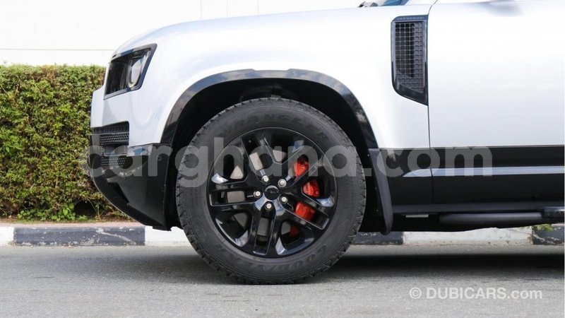 Big with watermark land rover defender ashanti import dubai 41505