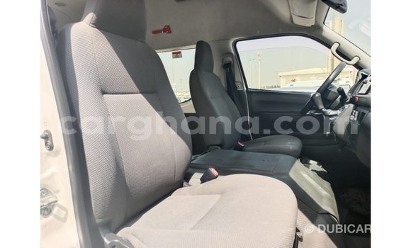 Sayi Imported Toyota Hiace White Mota in Import - Dubai a Ashanti Sayi Imported Toyota Hiace White Mota in Import - Dubai a Ashanti