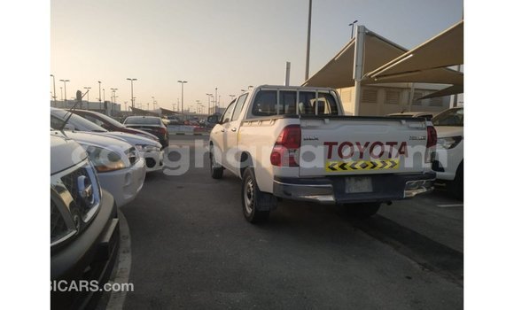 Ra Imported Toyota Hilux funfun Ọkọ̀ in Import - Dubai ni Ashanti Ra Imported Toyota Hilux funfun Ọkọ̀ in Import - Dubai ni Ashanti