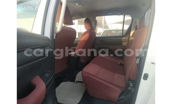 Ra Imported Toyota Hilux funfun Ọkọ̀ in Import - Dubai ni Ashanti Ra Imported Toyota Hilux funfun Ọkọ̀ in Import - Dubai ni Ashanti