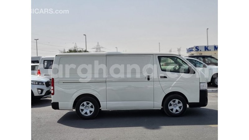 Big with watermark toyota hiace ashanti import dubai 41520