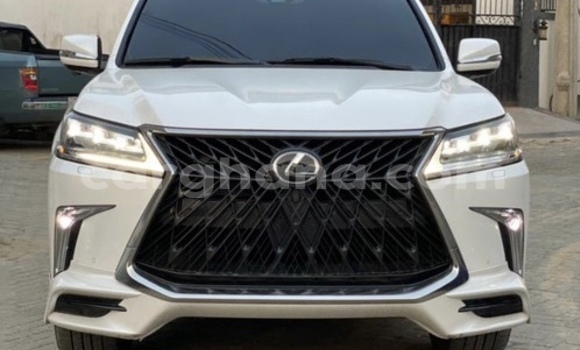 Sayi Na hannu Lexus LX 570 Azurfa Mota in Sekondi–Takoradi Metropolitan a Yamma