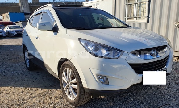 Buy Import Hyundai Tucson White Car in Accra in Greater Accra
