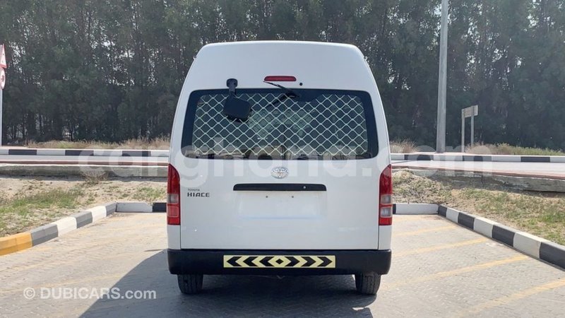 Big with watermark toyota hiace ashanti import dubai 41526