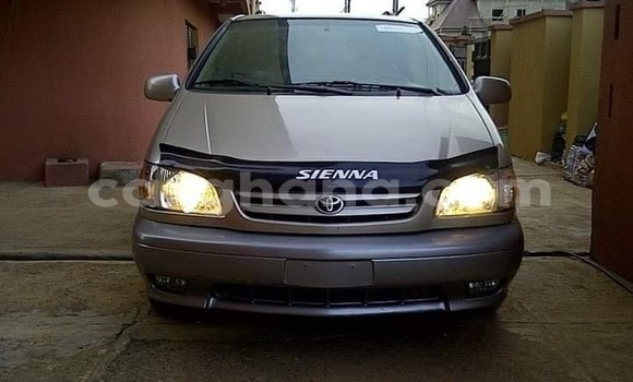 Ra Àlòkù Toyota Sienna Alagara Ọkọ̀ in Sekondi–Takoradi Metropolitan ni Oorun Ra Àlòkù Toyota Sienna Alagara Ọkọ̀ in Sekondi–Takoradi Metropolitan ni Oorun