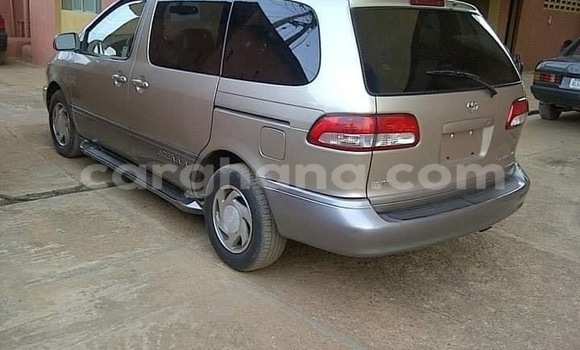 Ra Àlòkù Toyota Sienna Alagara Ọkọ̀ in Sekondi–Takoradi Metropolitan ni Oorun Ra Àlòkù Toyota Sienna Alagara Ọkọ̀ in Sekondi–Takoradi Metropolitan ni Oorun