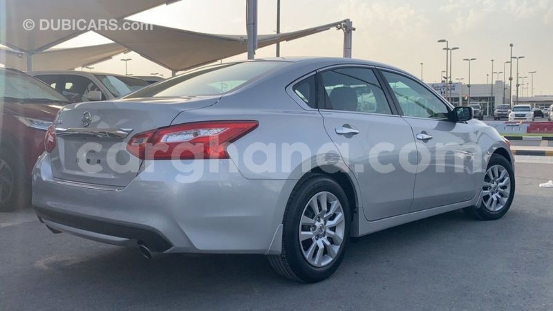 Big with watermark nissan altima ashanti import dubai 41562