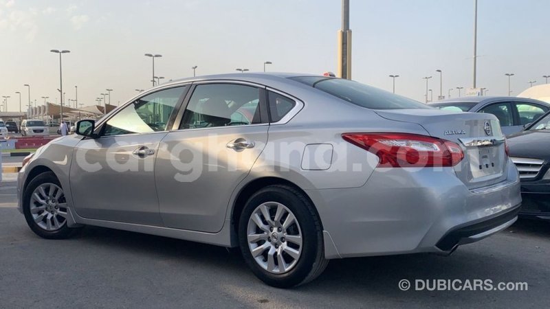 Big with watermark nissan altima ashanti import dubai 41562