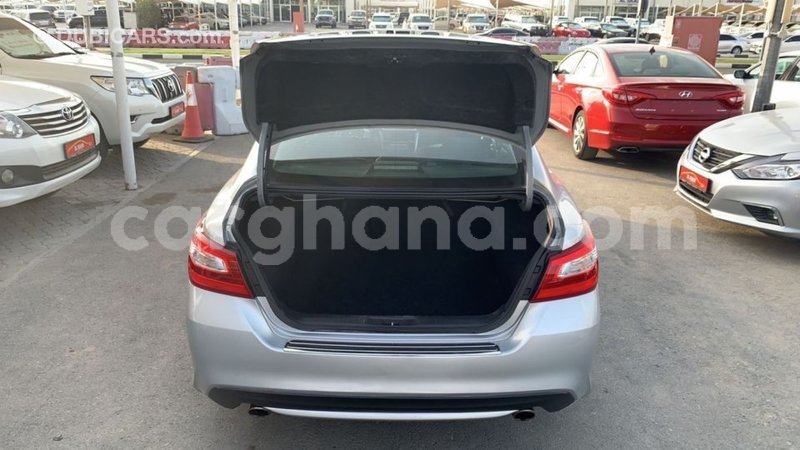 Big with watermark nissan altima ashanti import dubai 41562