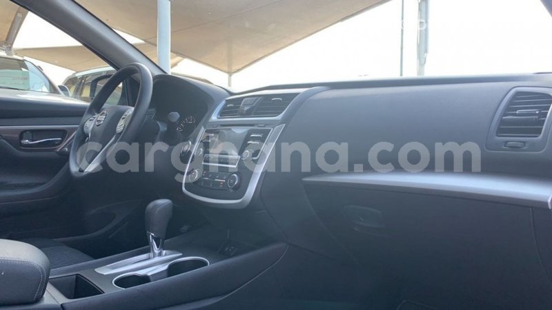 Big with watermark nissan altima ashanti import dubai 41562