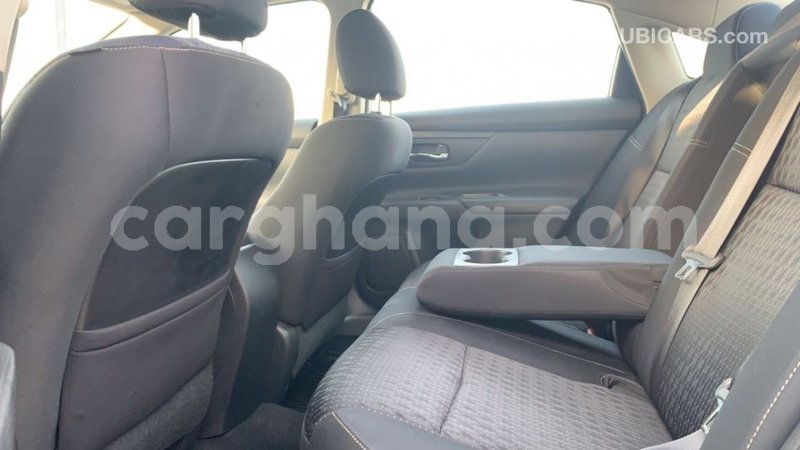 Big with watermark nissan altima ashanti import dubai 41562