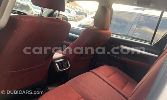 Sayi Imported Toyota Hilux White Mota in Import - Dubai a Ashanti Sayi Imported Toyota Hilux White Mota in Import - Dubai a Ashanti