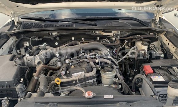 Sayi Imported Toyota Hilux White Mota in Import - Dubai a Ashanti Sayi Imported Toyota Hilux White Mota in Import - Dubai a Ashanti