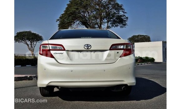 Ra Imported Toyota Camry funfun Ọkọ̀ in Import - Dubai ni Ashanti Ra Imported Toyota Camry funfun Ọkọ̀ in Import - Dubai ni Ashanti