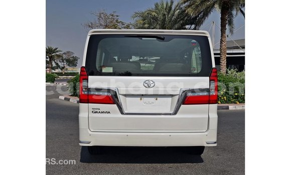 Ra Imported Toyota Granvia funfun Ọkọ̀ in Import - Dubai ni Ashanti Ra Imported Toyota Granvia funfun Ọkọ̀ in Import - Dubai ni Ashanti