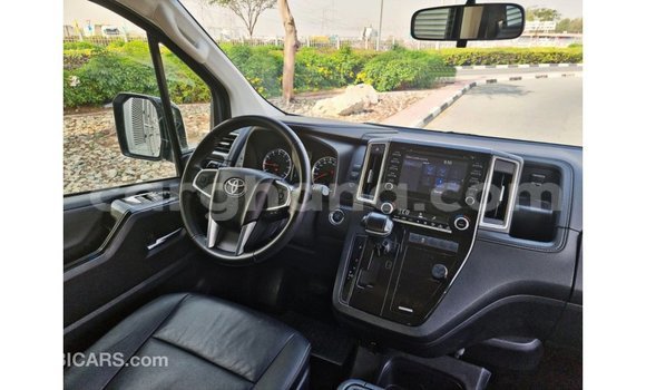 Ra Imported Toyota Granvia funfun Ọkọ̀ in Import - Dubai ni Ashanti Ra Imported Toyota Granvia funfun Ọkọ̀ in Import - Dubai ni Ashanti