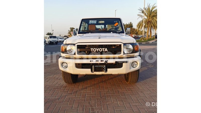 Big with watermark toyota land cruiser ashanti import dubai 41614