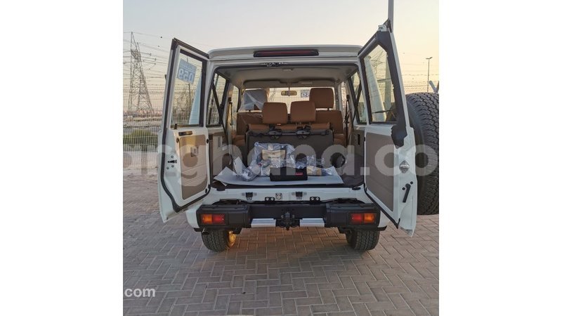 Big with watermark toyota land cruiser ashanti import dubai 41614