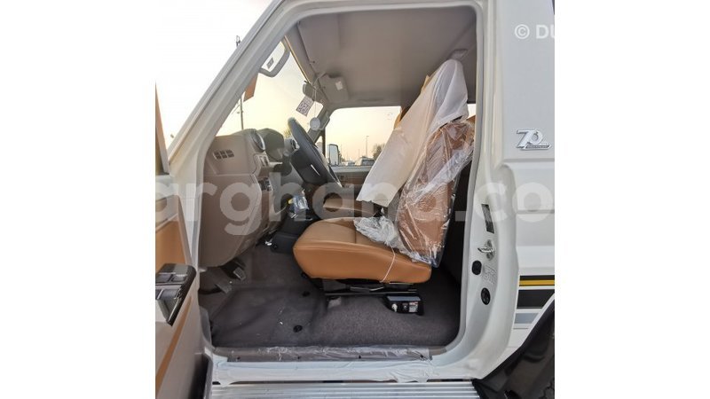 Big with watermark toyota land cruiser ashanti import dubai 41614