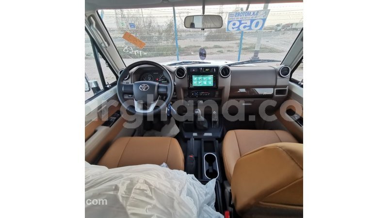 Big with watermark toyota land cruiser ashanti import dubai 41614