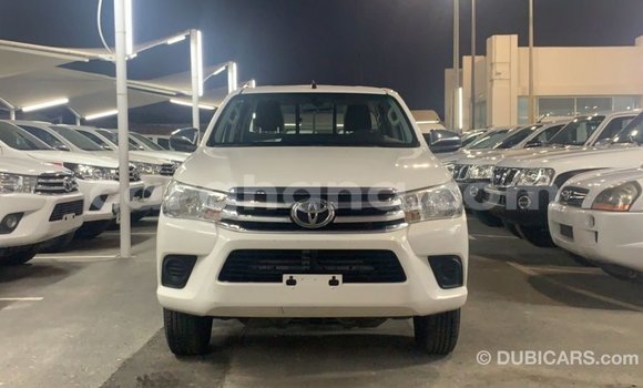 Sayi Imported Toyota Hilux White Mota in Import - Dubai a Ashanti Sayi Imported Toyota Hilux White Mota in Import - Dubai a Ashanti