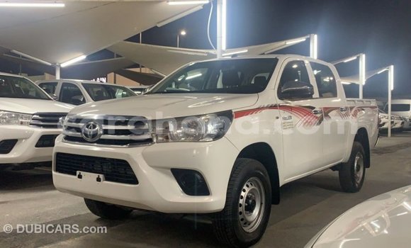 Sayi Imported Toyota Hilux White Mota in Import - Dubai a Ashanti Sayi Imported Toyota Hilux White Mota in Import - Dubai a Ashanti