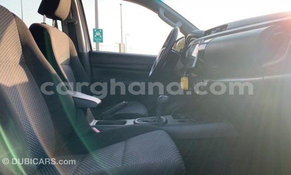Sayi Imported Toyota Hilux White Mota in Import - Dubai a Ashanti Sayi Imported Toyota Hilux White Mota in Import - Dubai a Ashanti