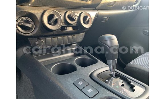 Sayi Imported Toyota Hilux White Mota in Import - Dubai a Ashanti Sayi Imported Toyota Hilux White Mota in Import - Dubai a Ashanti