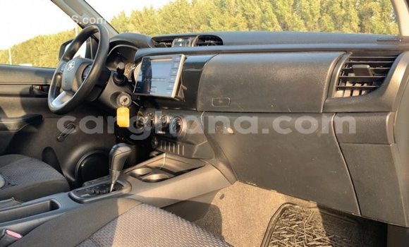 Sayi Imported Toyota Hilux White Mota in Import - Dubai a Ashanti Sayi Imported Toyota Hilux White Mota in Import - Dubai a Ashanti