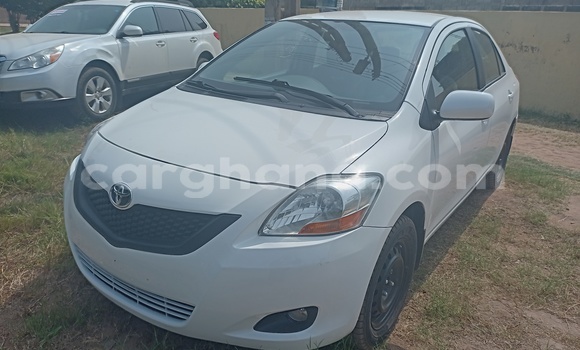 Buy Used Toyota Yaris White Car in Accra in Greater Accra