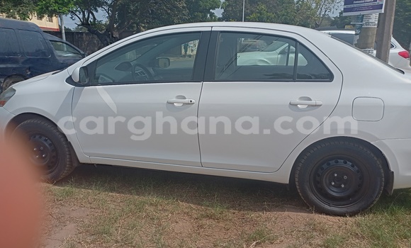 Sayi Na hannu Toyota Yaris White Mota in Accra a Greater Accra Sayi Na hannu Toyota Yaris White Mota in Accra a Greater Accra