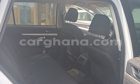 Sayi Na hannu Toyota Yaris White Mota in Accra a Greater Accra Sayi Na hannu Toyota Yaris White Mota in Accra a Greater Accra