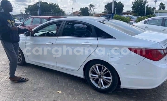 Buy Used Hyundai Sonata White Car in Accra in Greater Accra Buy Used Hyundai Sonata White Car in Accra in Greater Accra
