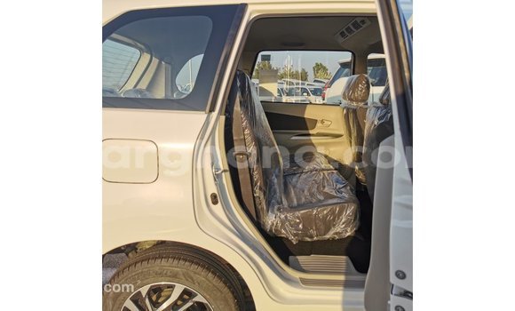 Buy Import Toyota Avanza White Car in Import - Dubai in Ashanti Buy Import Toyota Avanza White Car in Import - Dubai in Ashanti