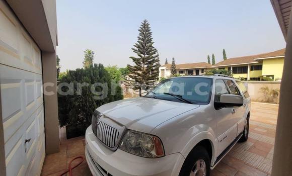 Ra Imported Lincoln Navigator funfun Ọkọ̀ in Ho ni Volta