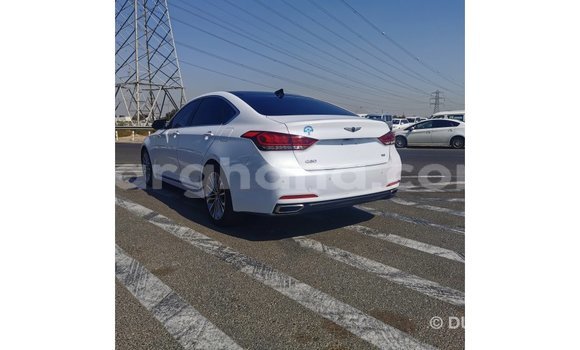 Ra Imported Hyundai Genesis funfun Ọkọ̀ in Import - Dubai ni Ashanti Ra Imported Hyundai Genesis funfun Ọkọ̀ in Import - Dubai ni Ashanti
