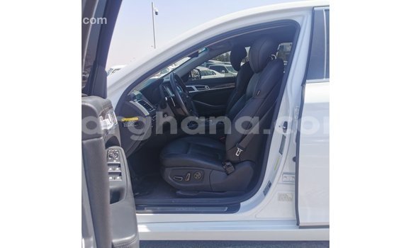 Ra Imported Hyundai Genesis funfun Ọkọ̀ in Import - Dubai ni Ashanti Ra Imported Hyundai Genesis funfun Ọkọ̀ in Import - Dubai ni Ashanti