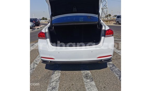 Ra Imported Hyundai Genesis funfun Ọkọ̀ in Import - Dubai ni Ashanti Ra Imported Hyundai Genesis funfun Ọkọ̀ in Import - Dubai ni Ashanti