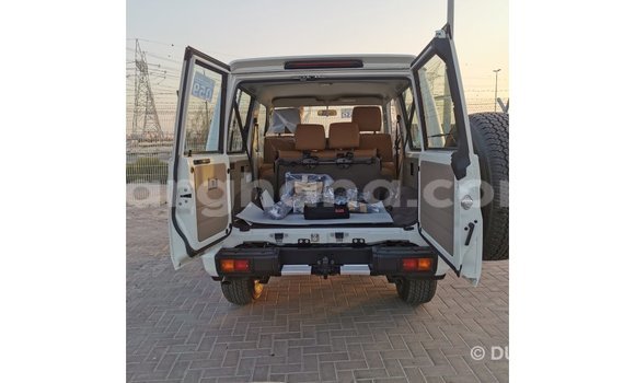 Buy Import Toyota Land Cruiser White Car in Import - Dubai in Ashanti Buy Import Toyota Land Cruiser White Car in Import - Dubai in Ashanti