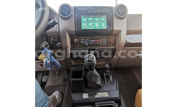 Buy Import Toyota Land Cruiser White Car in Import - Dubai in Ashanti Buy Import Toyota Land Cruiser White Car in Import - Dubai in Ashanti