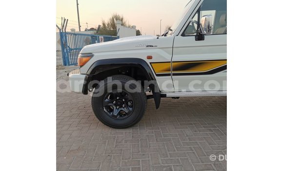 Buy Import Toyota Land Cruiser White Car in Import - Dubai in Ashanti Buy Import Toyota Land Cruiser White Car in Import - Dubai in Ashanti